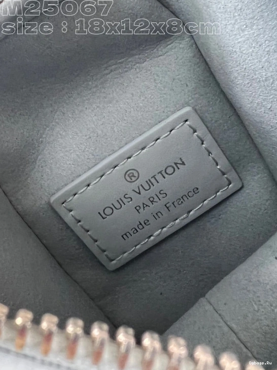 Trunk LOUIS VUITTON Side PM-18*12.5*8CM 0305